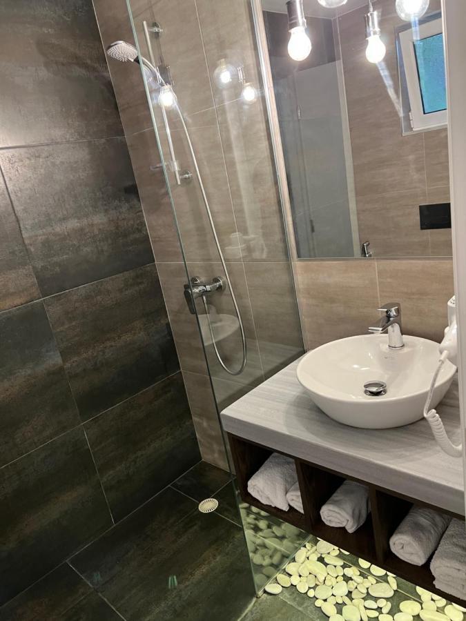 Kanes Bohemian Boutique Hotel Саранда Екстер'єр фото