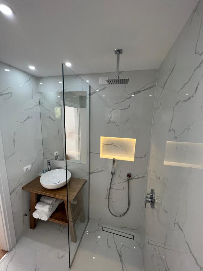 Kanes Bohemian Boutique Hotel Саранда Екстер'єр фото